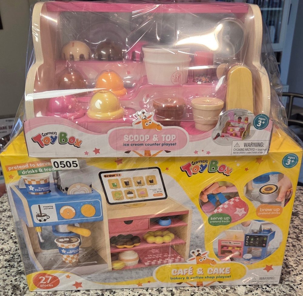 Geoffrey's Toy Box Scoop and Top ice cream counter and Cafe and Cake bakery playsets